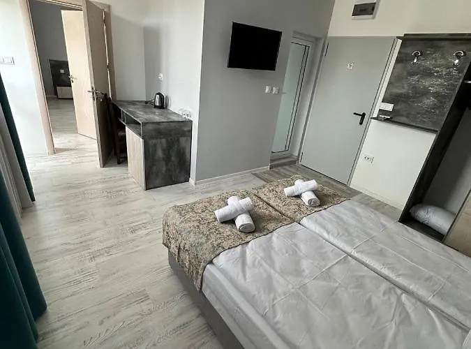 And Апартамент *