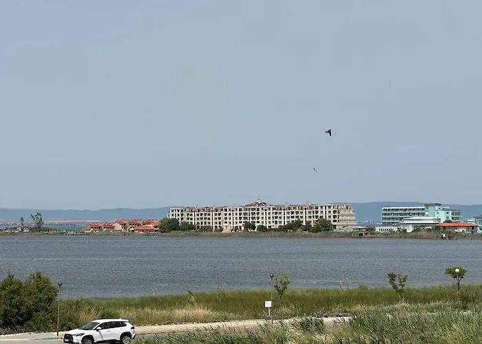 And Апартамент *